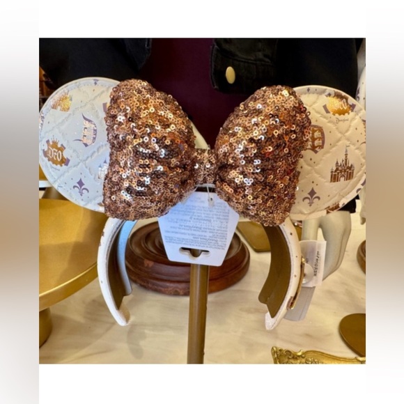 Disney Accessories - Disneyland California 70th Anniversary
Gold Mickey Ears